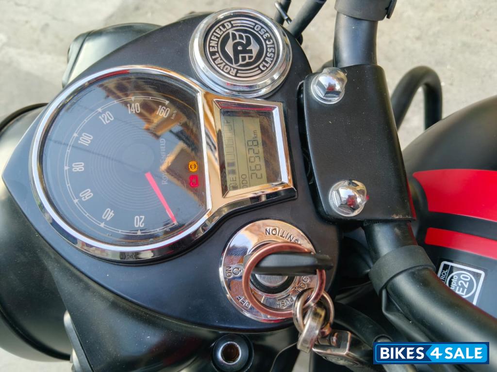 Black Stealth Royal Enfield Classic 350 2024 Black Stealth Royal Enfield Classic 350 2024