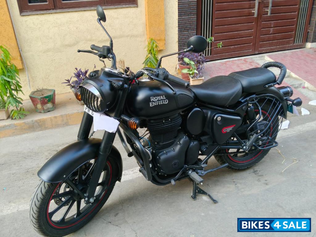Black Stealth Royal Enfield Classic 350 2024 Black Stealth Royal Enfield Classic 350 2024