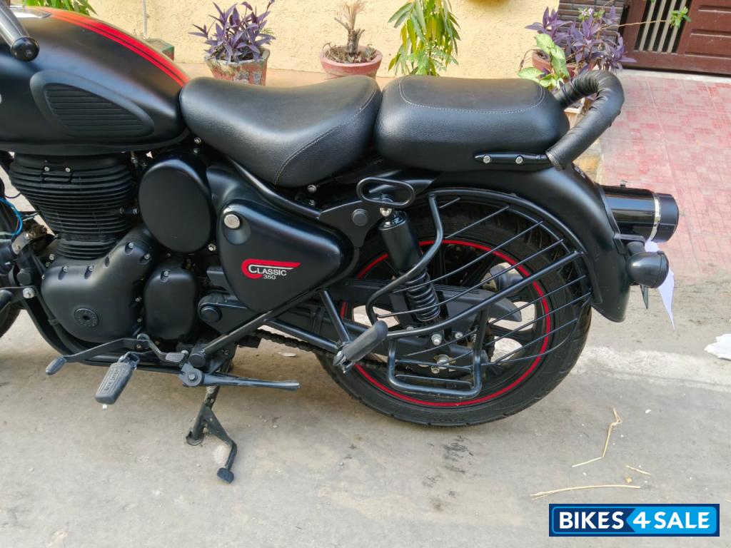 Black Stealth Royal Enfield Classic 350 2024 Black Stealth Royal Enfield Classic 350 2024