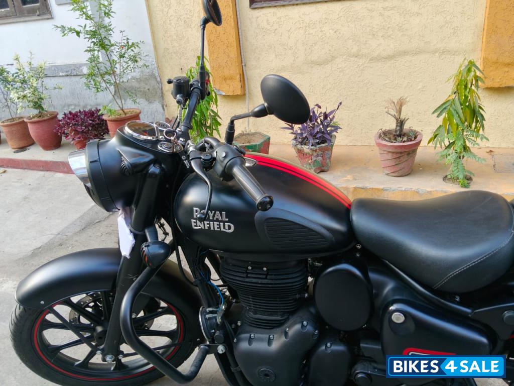 Black Stealth Royal Enfield Classic 350 2024 Black Stealth Royal Enfield Classic 350 2024
