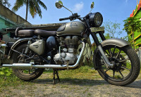 Gunmetal Grey Royal Enfield Classic Gunmetal Grey