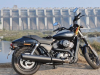 Black Harley Davidson Street 750