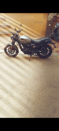 Royal Enfield Hunter 350 Metro