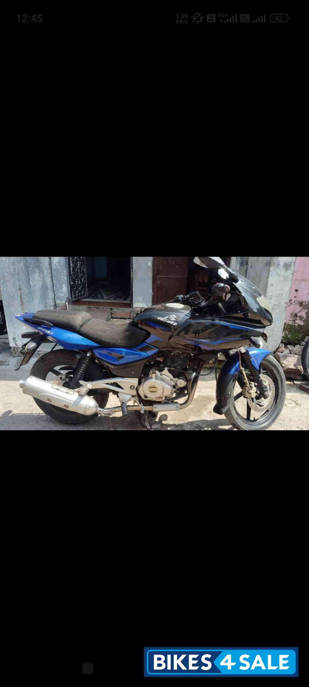 Bajaj Pulsar 220F Bajaj Pulsar 220F