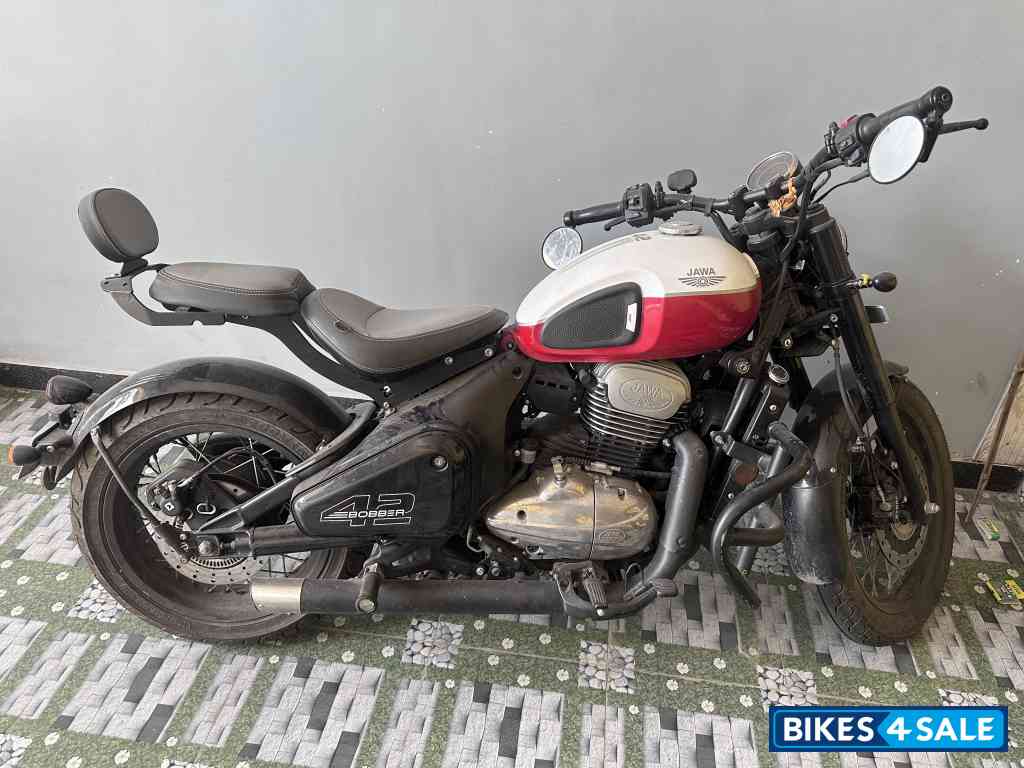 Jawa 42 Bobber Dual Channel ABS Jawa 42 Bobber Dual Channel ABS