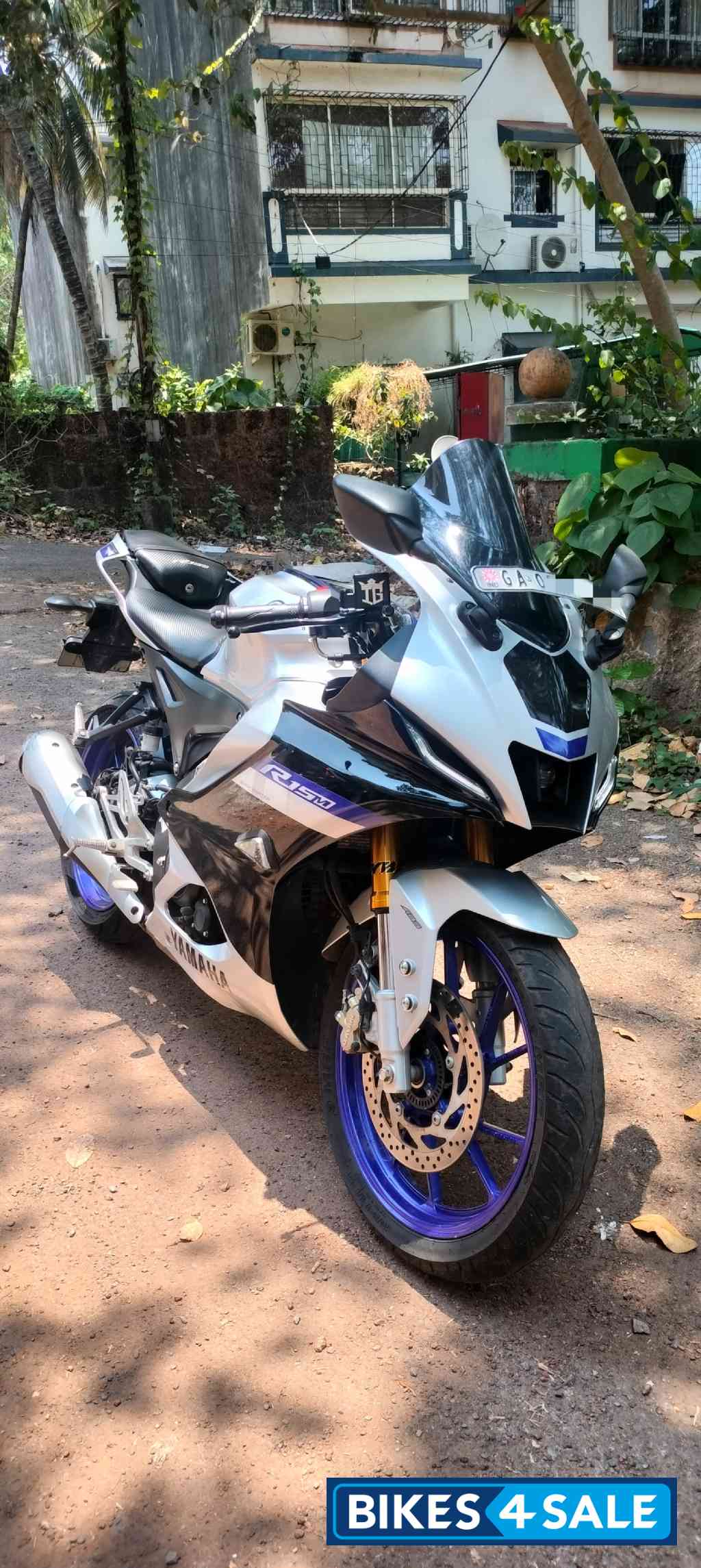 Yamaha R15 V4