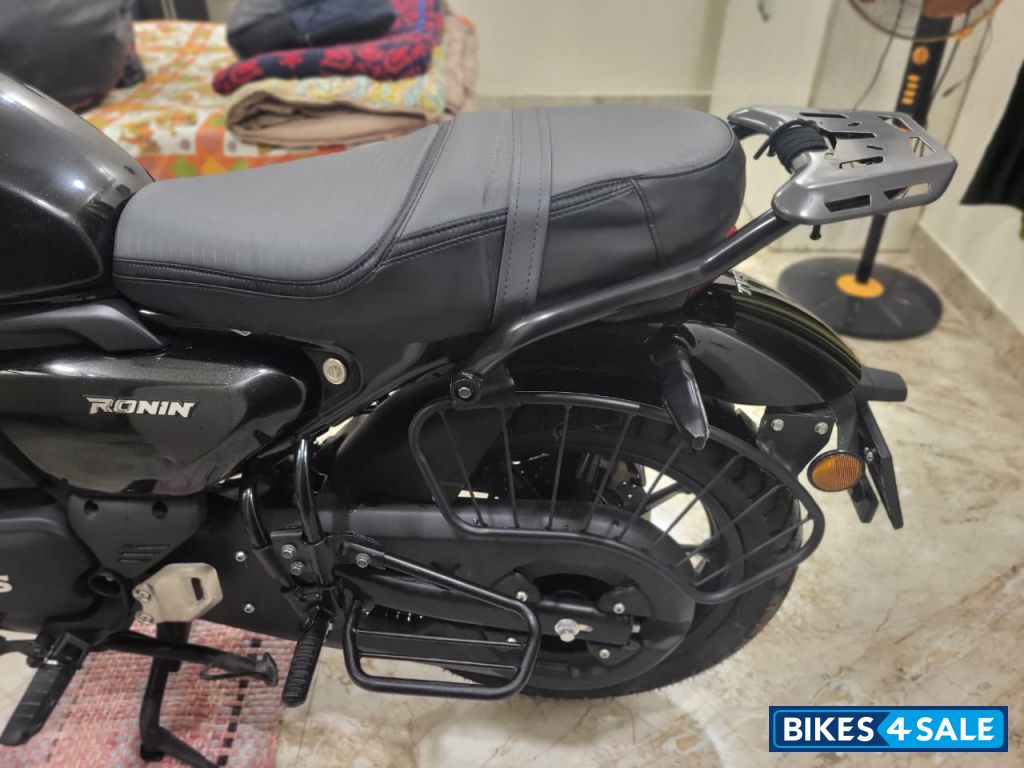 TVS Ronin SS TVS Ronin SS