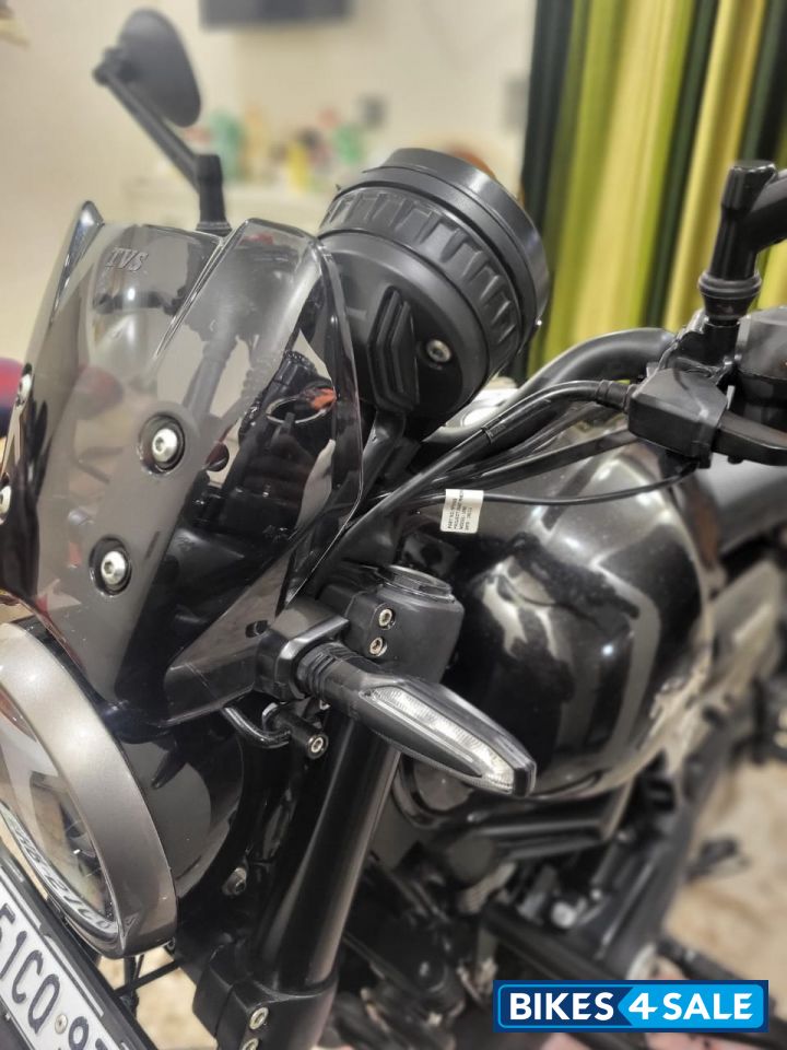 TVS Ronin SS TVS Ronin SS