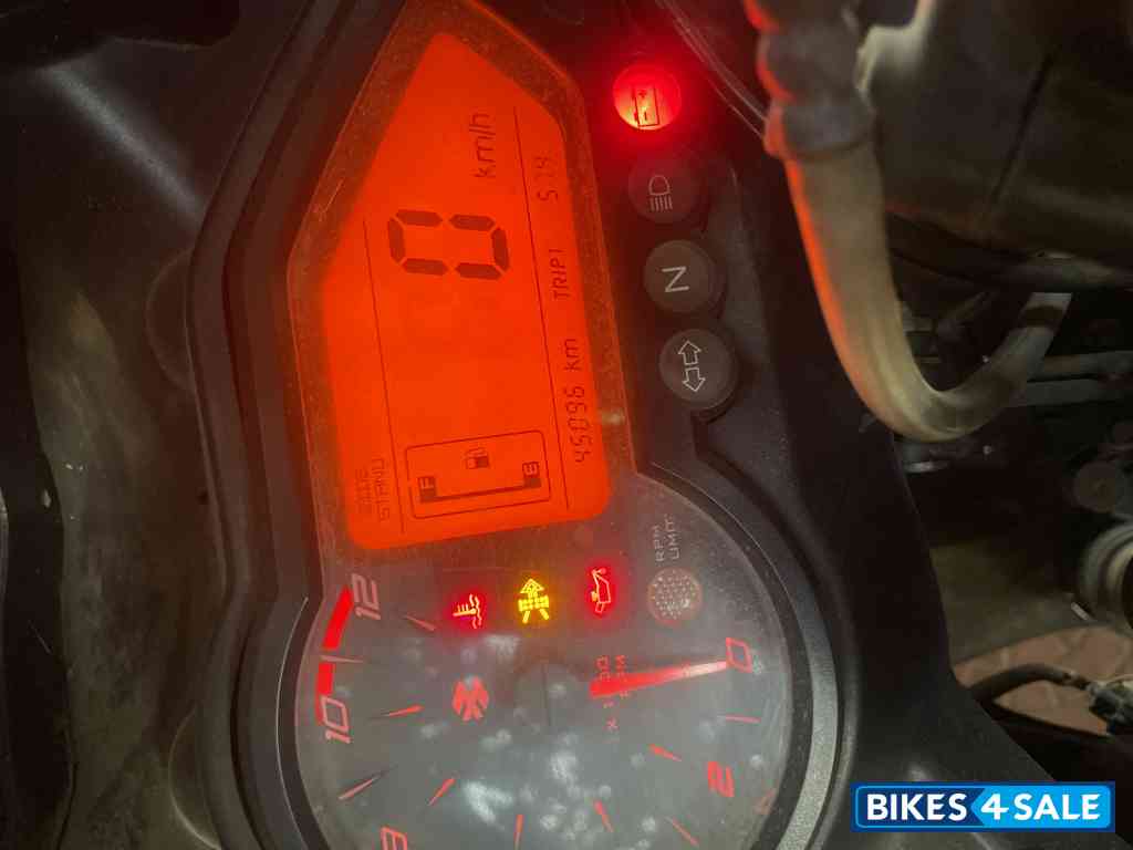 Bajaj Pulsar 220F Bajaj Pulsar 220F