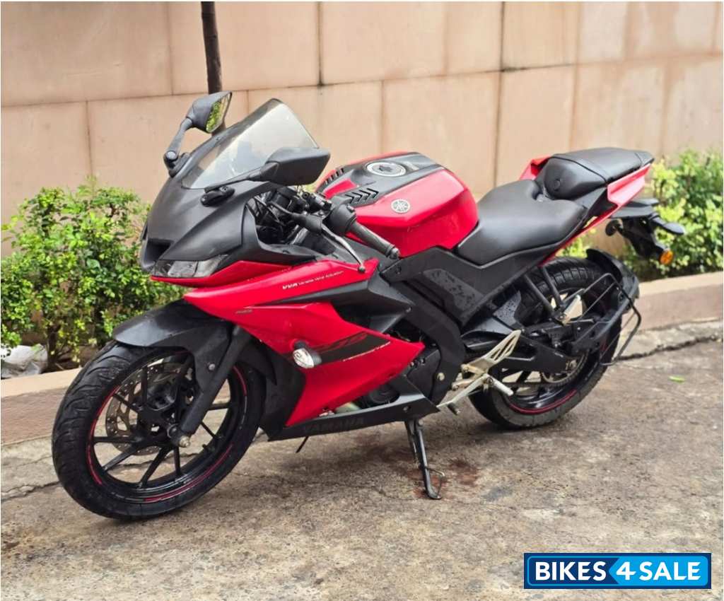 Matalic Red Yamaha YZF R15 V3 Matalic Red Yamaha YZF R15 V3