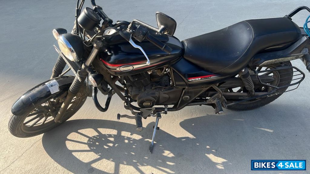Bajaj Avenger Street 220