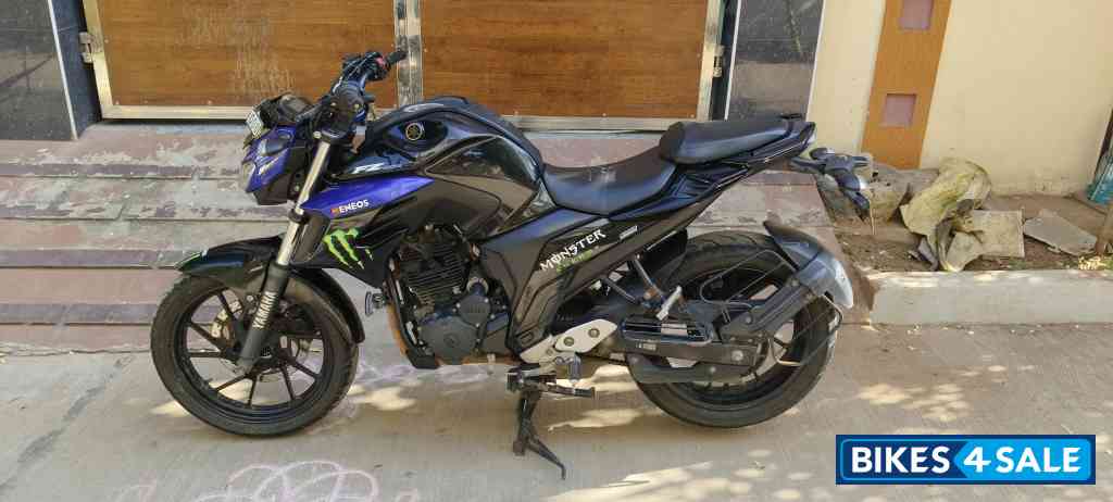 Yamaha FZS 25 Yamaha FZS 25