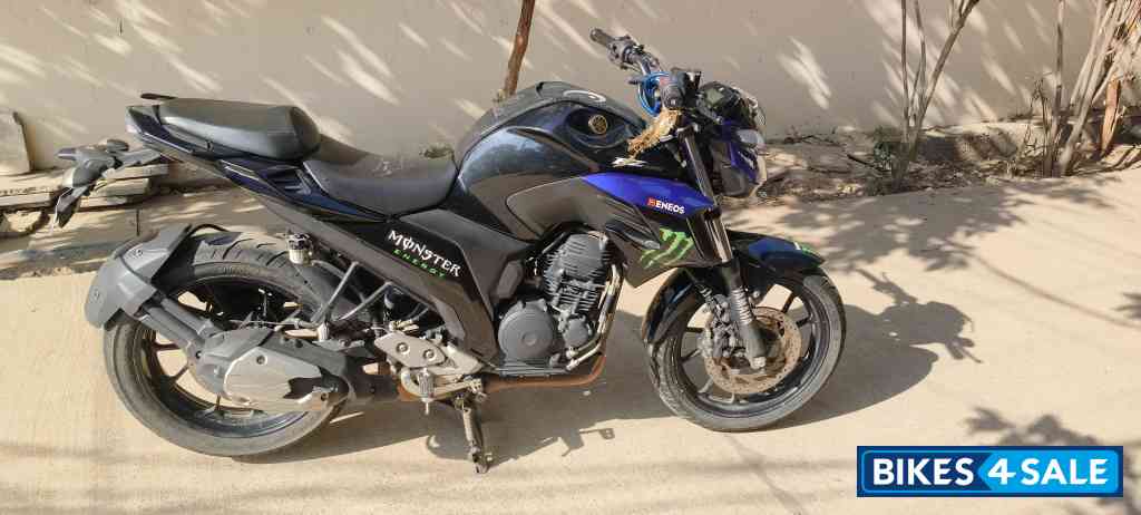Yamaha FZS 25 Yamaha FZS 25