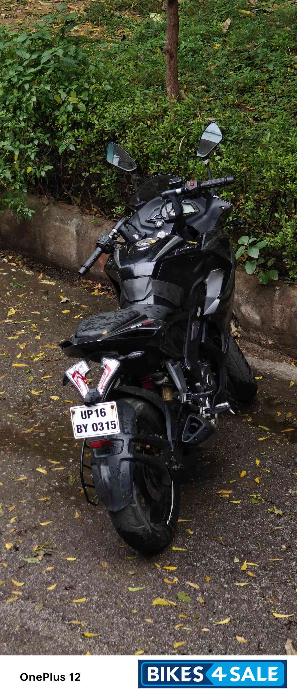 Bajaj Pulsar RS 200 Bajaj Pulsar RS 200