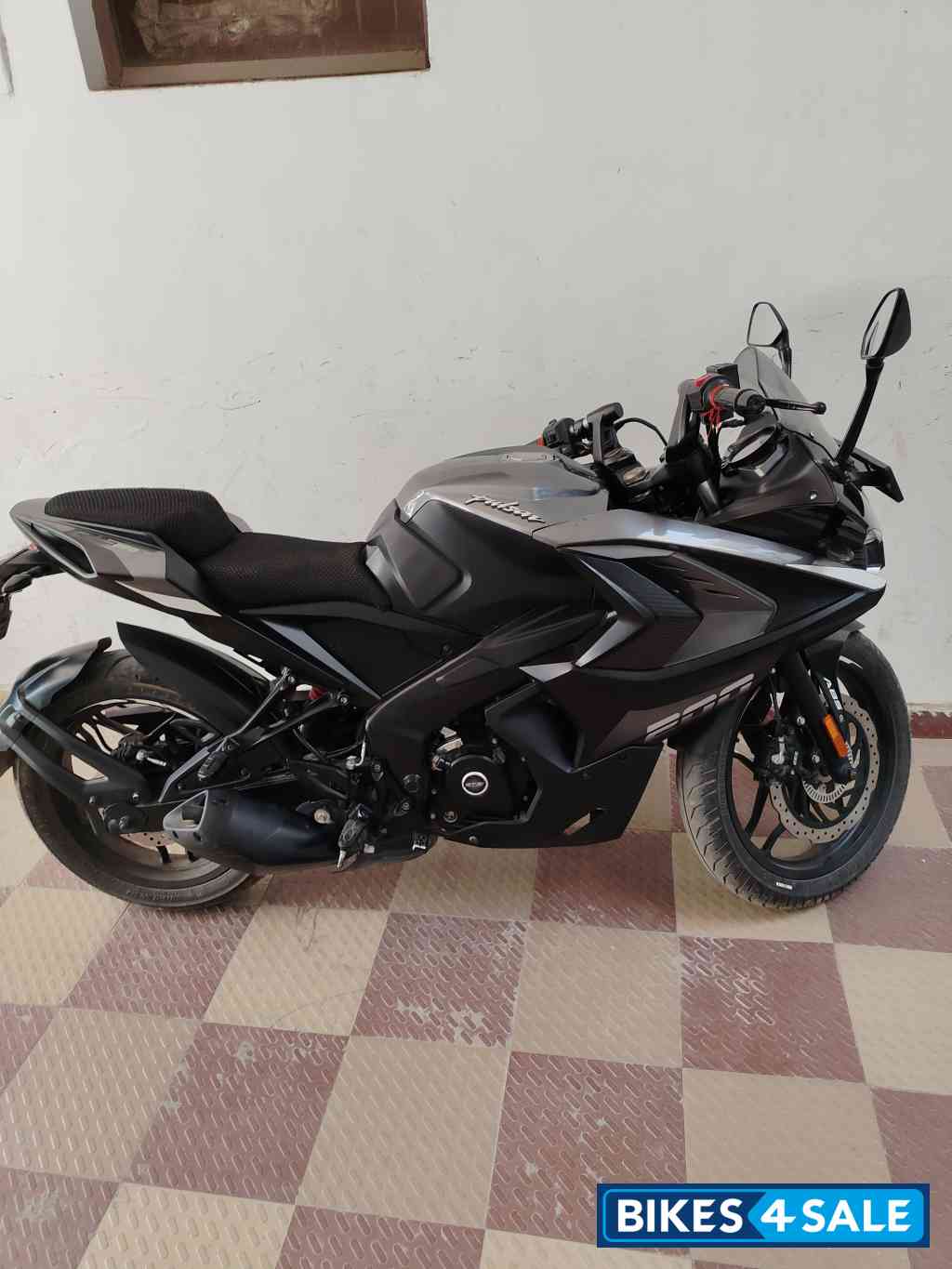 Gloss Pewter Grey Bajaj Pulsar RS 200 BS6 Gloss Pewter Grey Bajaj Pulsar RS 200 BS6