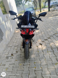 Bajaj Pulsar RS 200 ABS