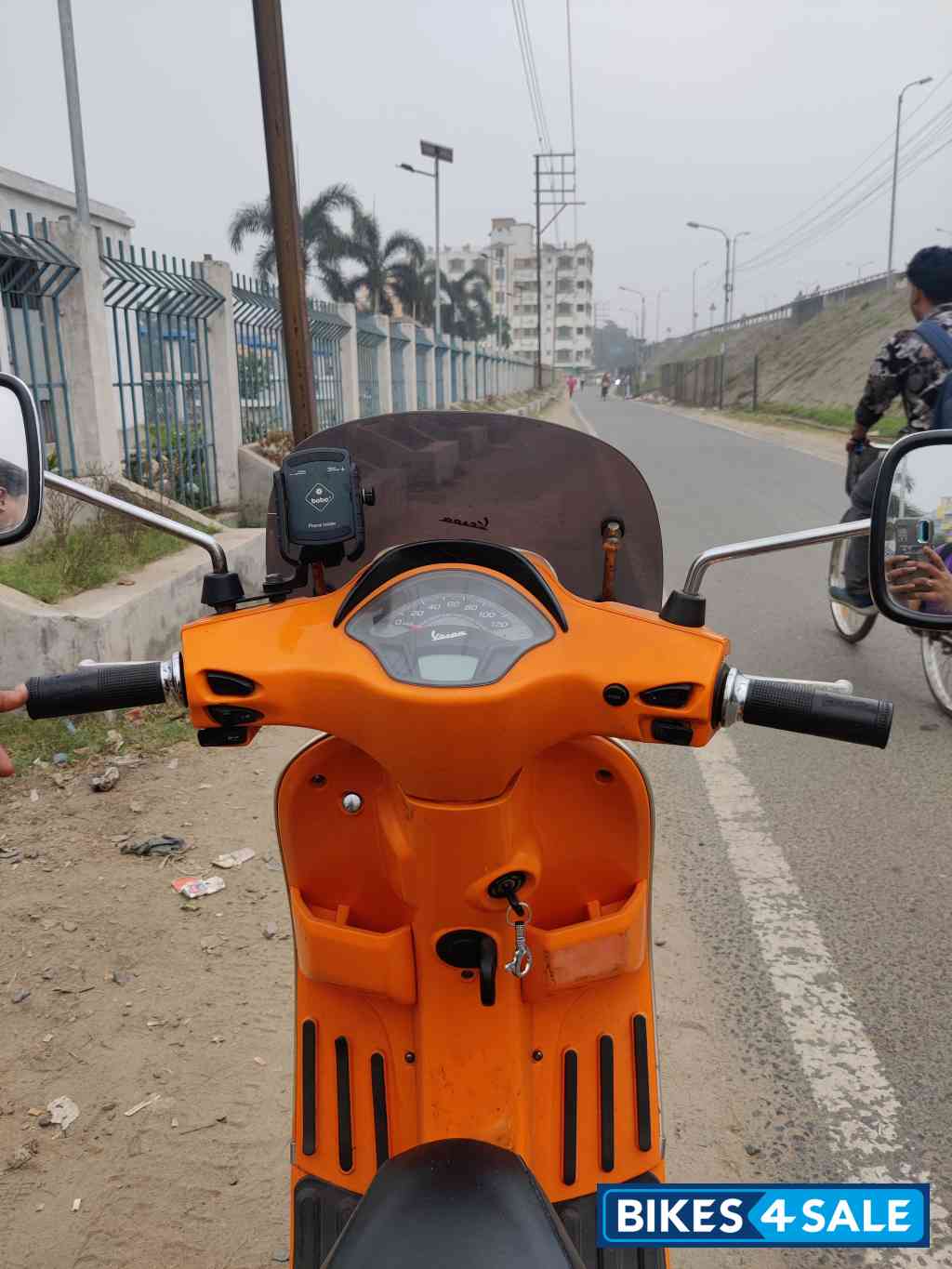 Orange Vespa SXL 125 BS6