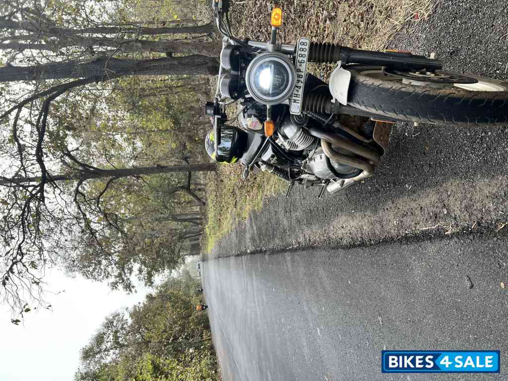 Black Royal Enfield Interceptor 650 Twin Black Royal Enfield Interceptor 650 Twin