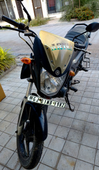 Black Yamaha SZ-X