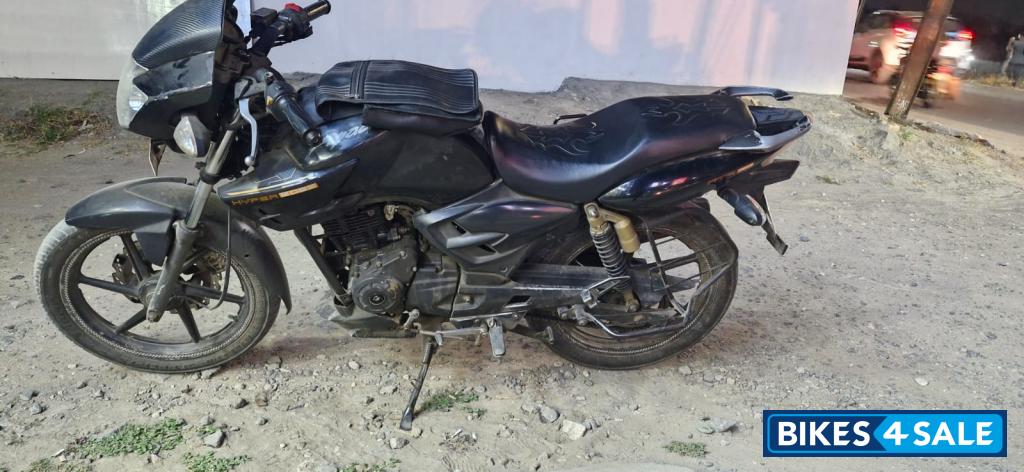 Black TVS Apache RTR 180