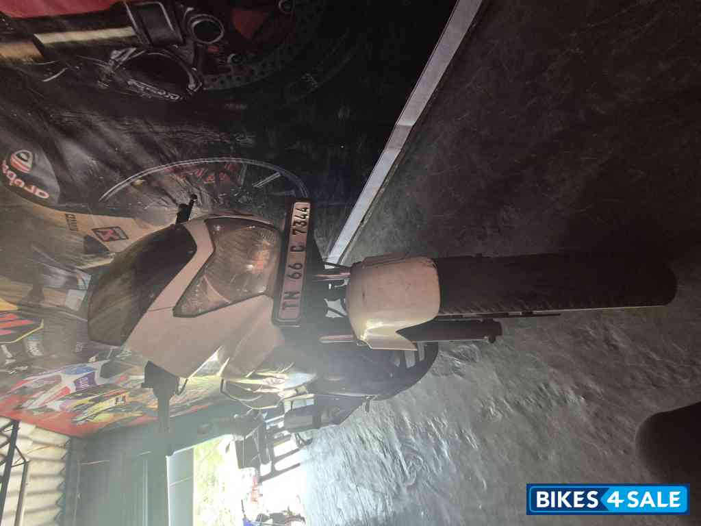 White Hero Karizma White Hero Karizma