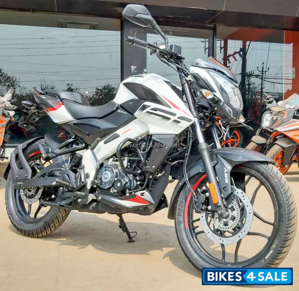 Bajaj Pulsar NS 160 BS6