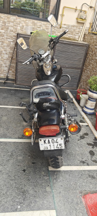 Black Bajaj Avenger 220 DTS-i