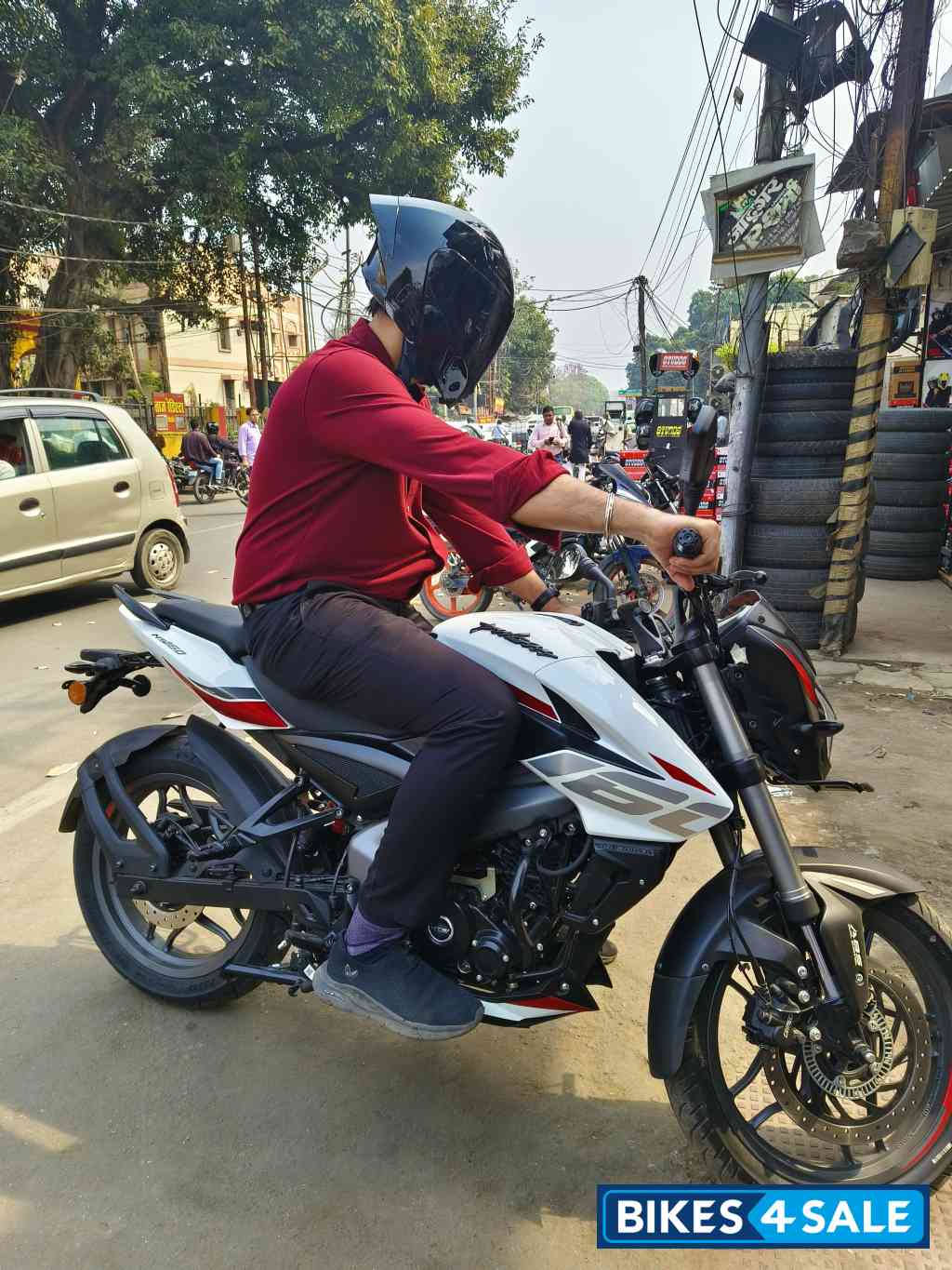 White Bajaj Pulsar NS 160 BS6