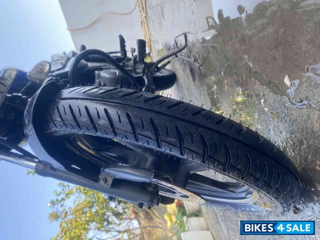 Black Blue Bajaj Discover DTSi 150