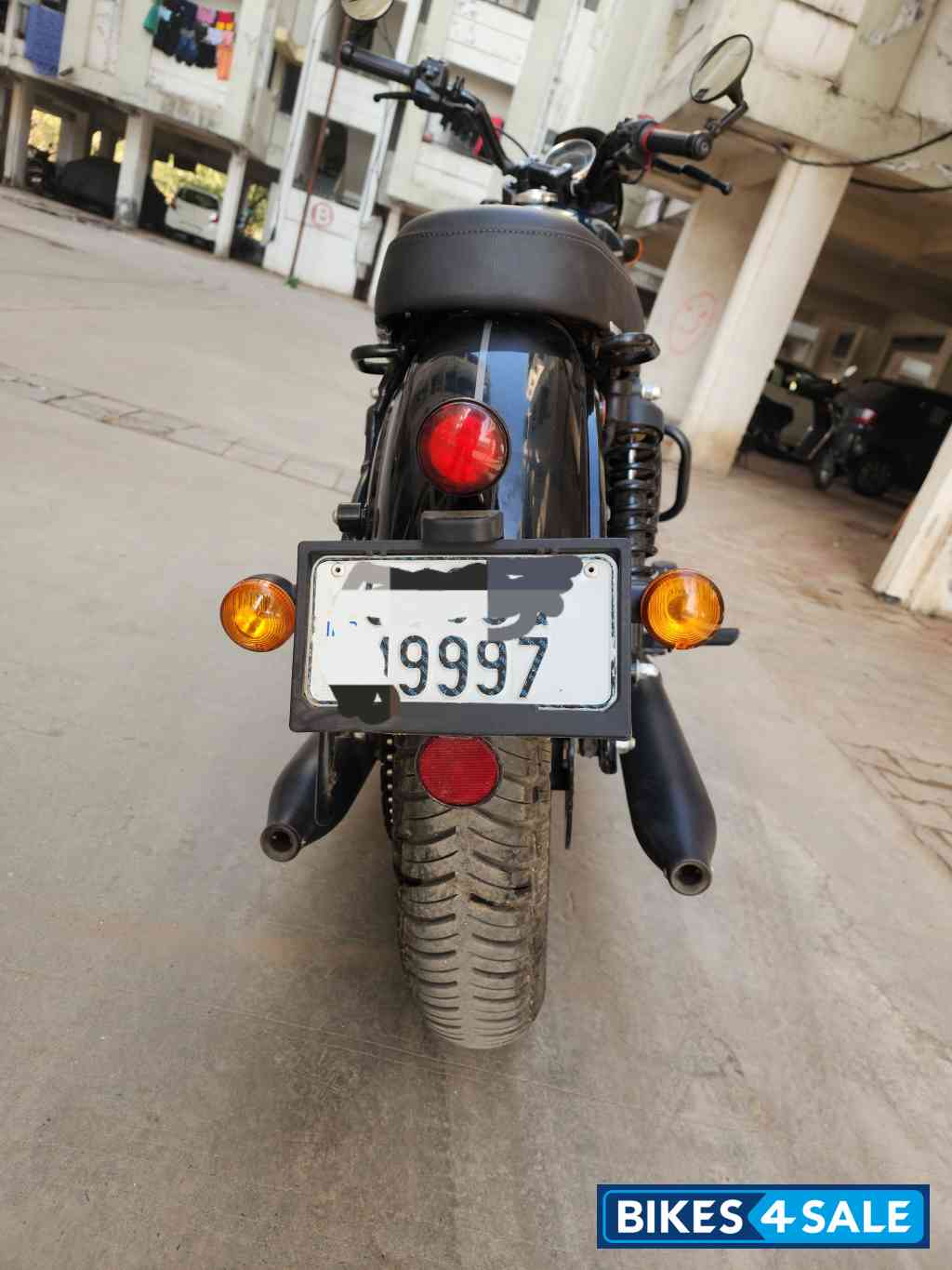 Forest Green Yezdi Roadster Dual Tone Forest Green Yezdi Roadster Dual Tone