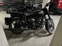 Royal Enfield Classic Stealth Black