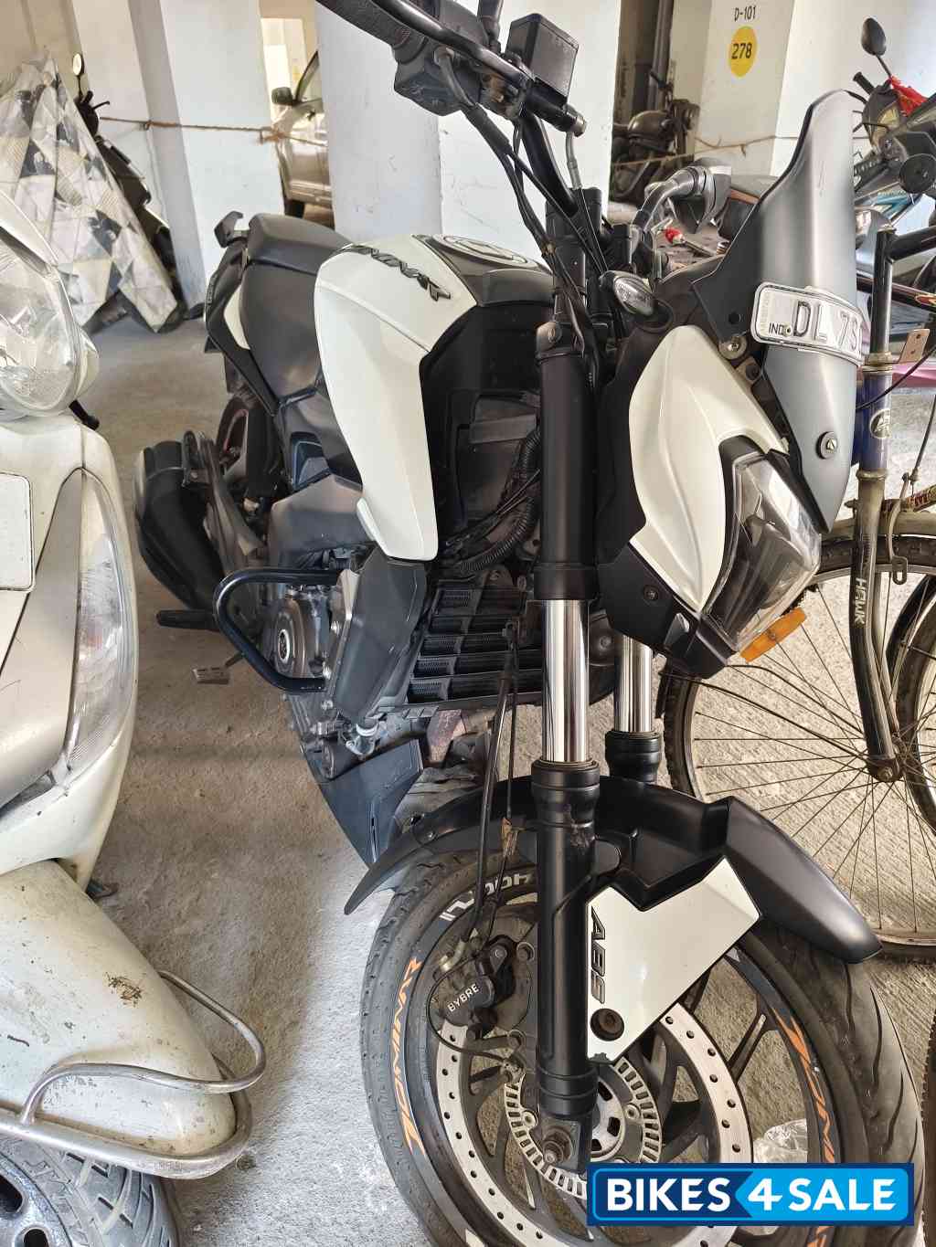 White Bajaj Dominar 400 ABS BS6 White Bajaj Dominar 400 ABS BS6