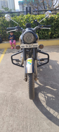 Black Royal Enfield Classic 500