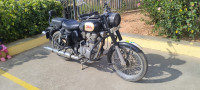 Black Royal Enfield Classic 500