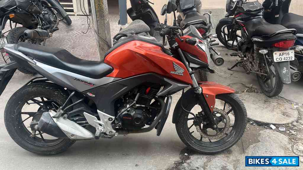 Honda CB Hornet 160R