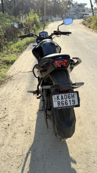 Black Hero Xtreme 160R Stealth Edition