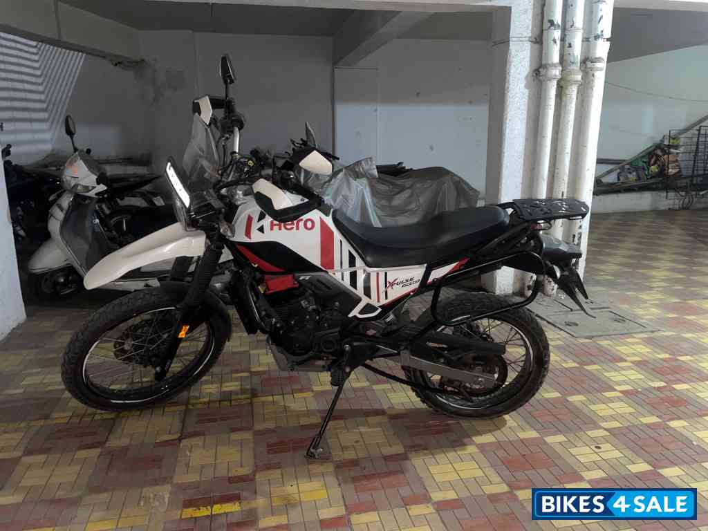 White Hero Xpulse 200 4V Pro White Hero Xpulse 200 4V Pro