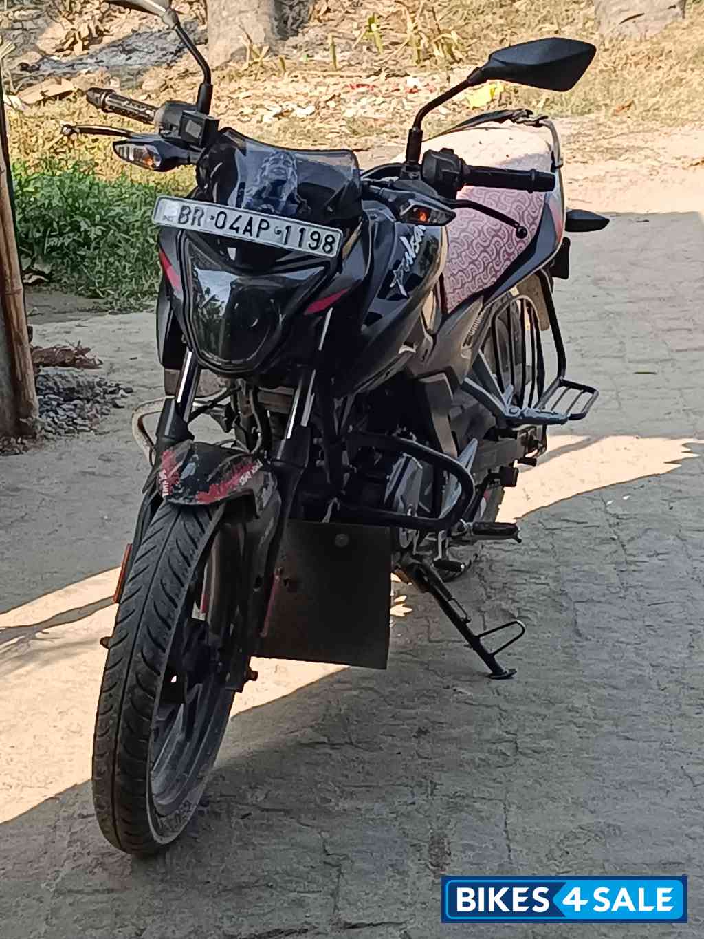 Black Bajaj Pulsar P150 Single Disc Single Seat Black Bajaj Pulsar P150 Single Disc Single Seat