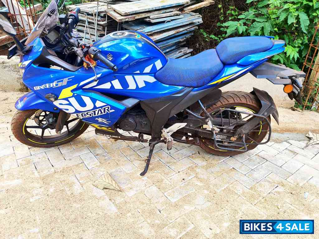 Blue Suzuki Gixxer SF Moto GP Blue Suzuki Gixxer SF Moto GP