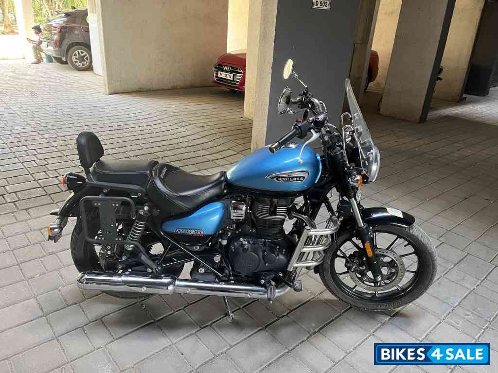 Blue Royal Enfield 2022 Meteor 350