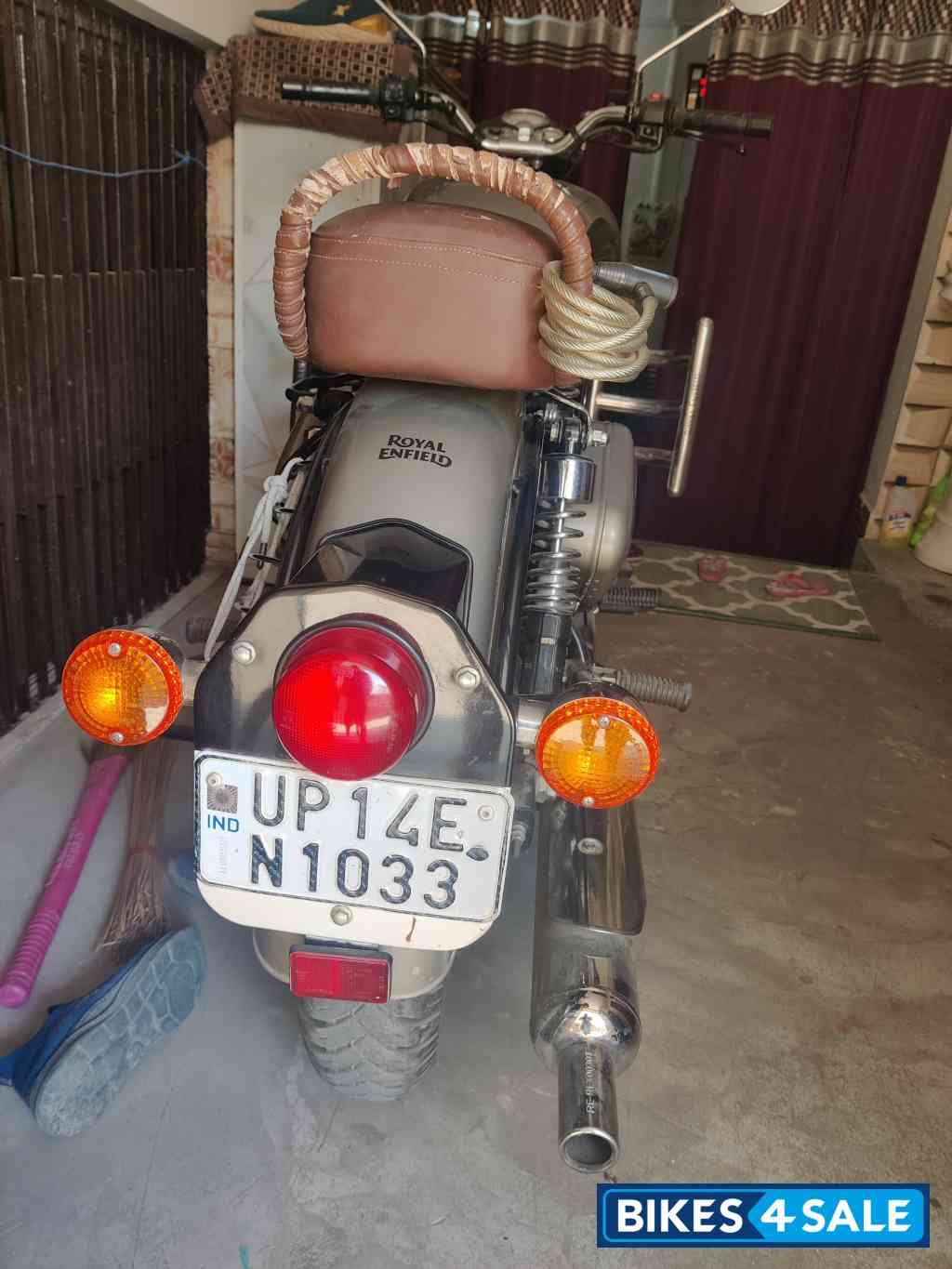 Gun Metal Grey Royal Enfield Classic 350 Dual Channel BS6 Gun Metal Grey Royal Enfield Classic 350 Dual Channel BS6