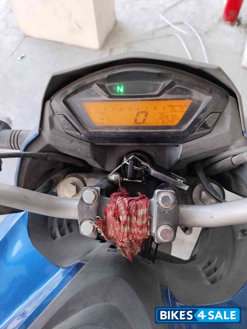 Blue Honda CB Hornet 160R Blue Honda CB Hornet 160R