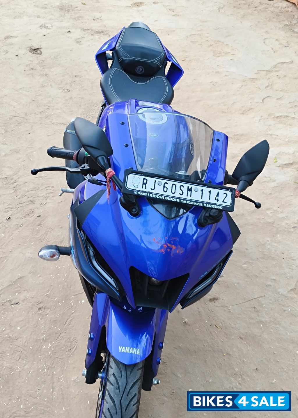 Blue Yamaha R15 (QS White Vermilion) Blue Yamaha R15 (QS White Vermilion)