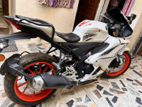 Yamaha R15 V4