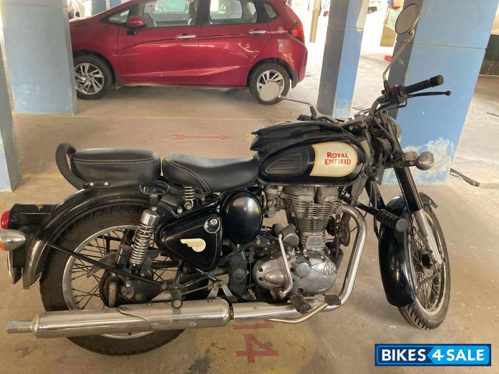 Black Royal Enfield Classic 350 Black Royal Enfield Classic 350