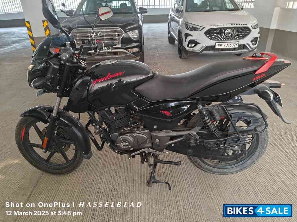 Black With Red Accent Bajaj Pulsar 150 Neon Black With Red Accent Bajaj Pulsar 150 Neon