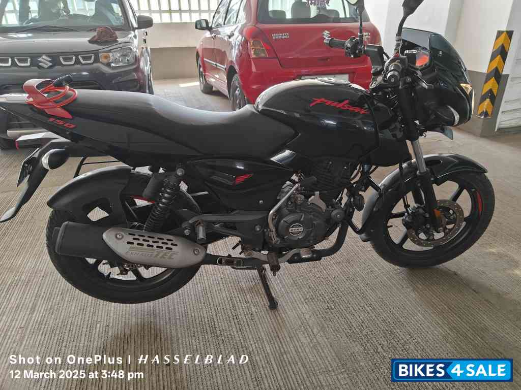 Black With Red Accent Bajaj Pulsar 150 Neon Black With Red Accent Bajaj Pulsar 150 Neon