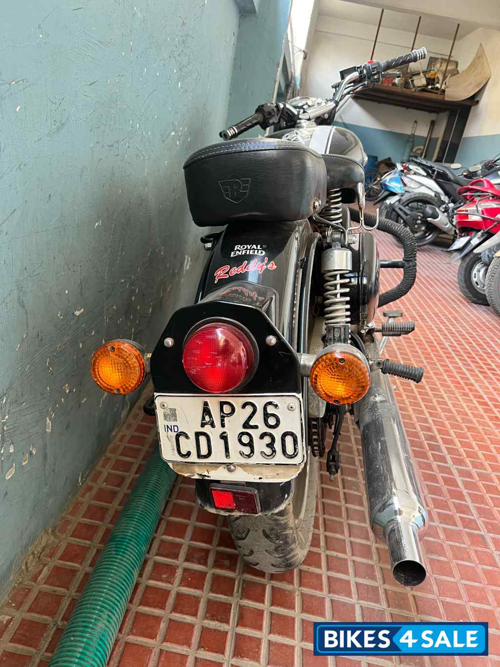 Black Royal Enfield Classic 350 Black Royal Enfield Classic 350