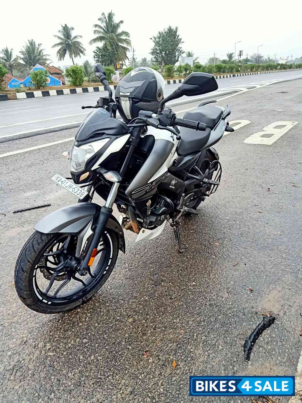 Bajaj Pulsar 200 NS ABS