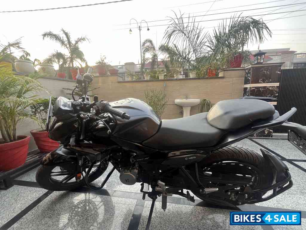 Black Hero Xtreme 125R Black Hero Xtreme 125R